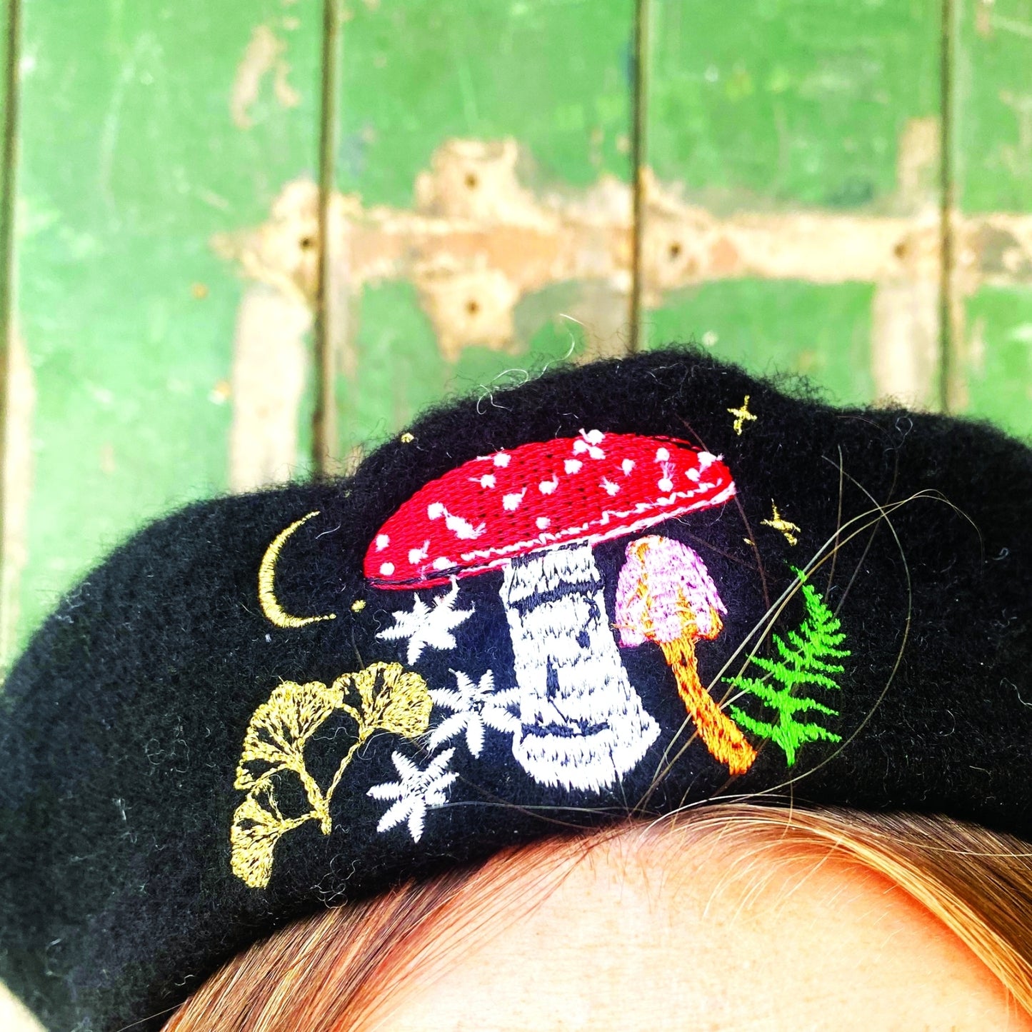 House of Disaster-Forage-Baret-Zwart-Paddenstoel