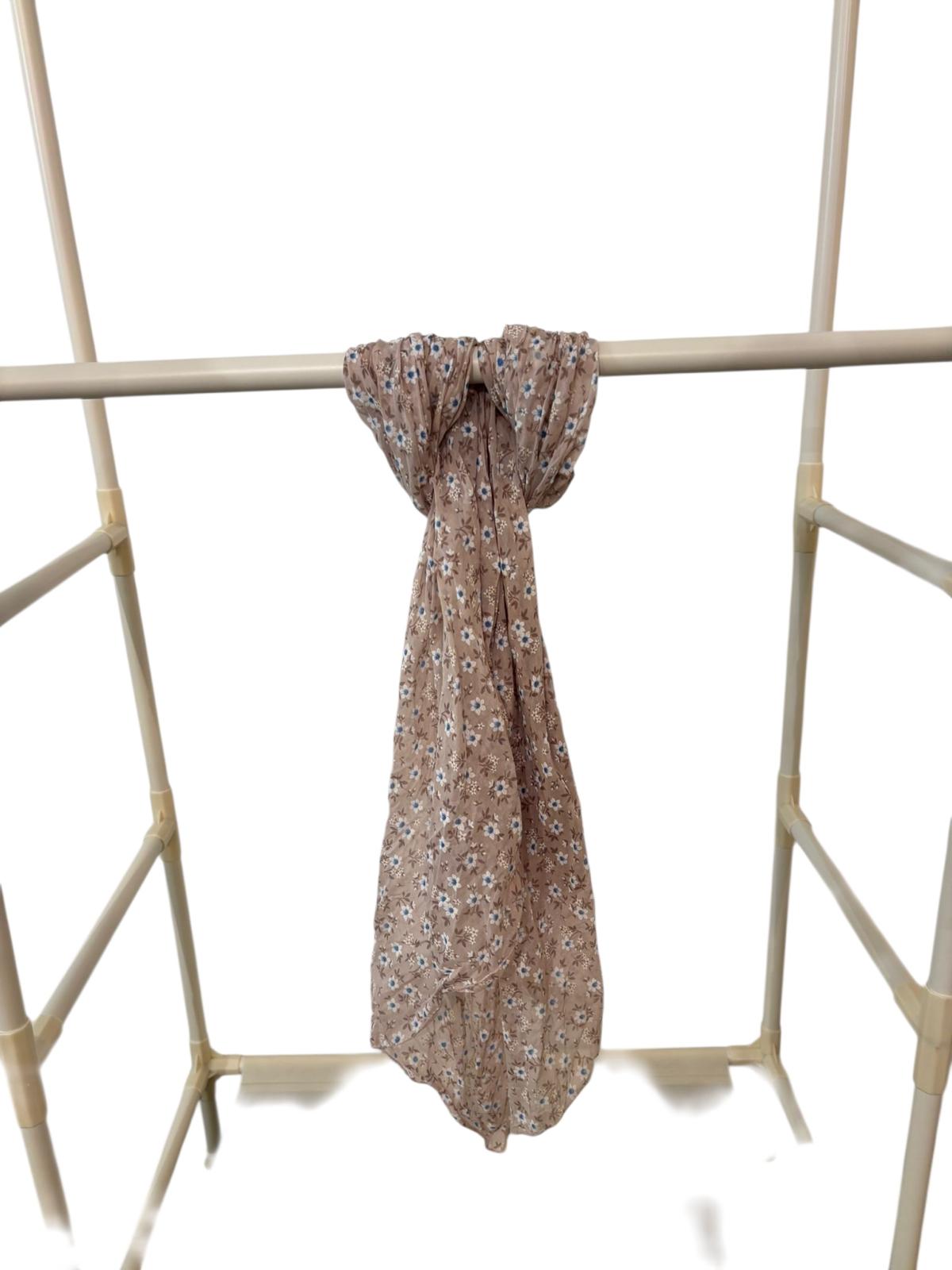 Sjaal-Katoen-Zijde-Italiaans-lichtbruin met witte bloemen